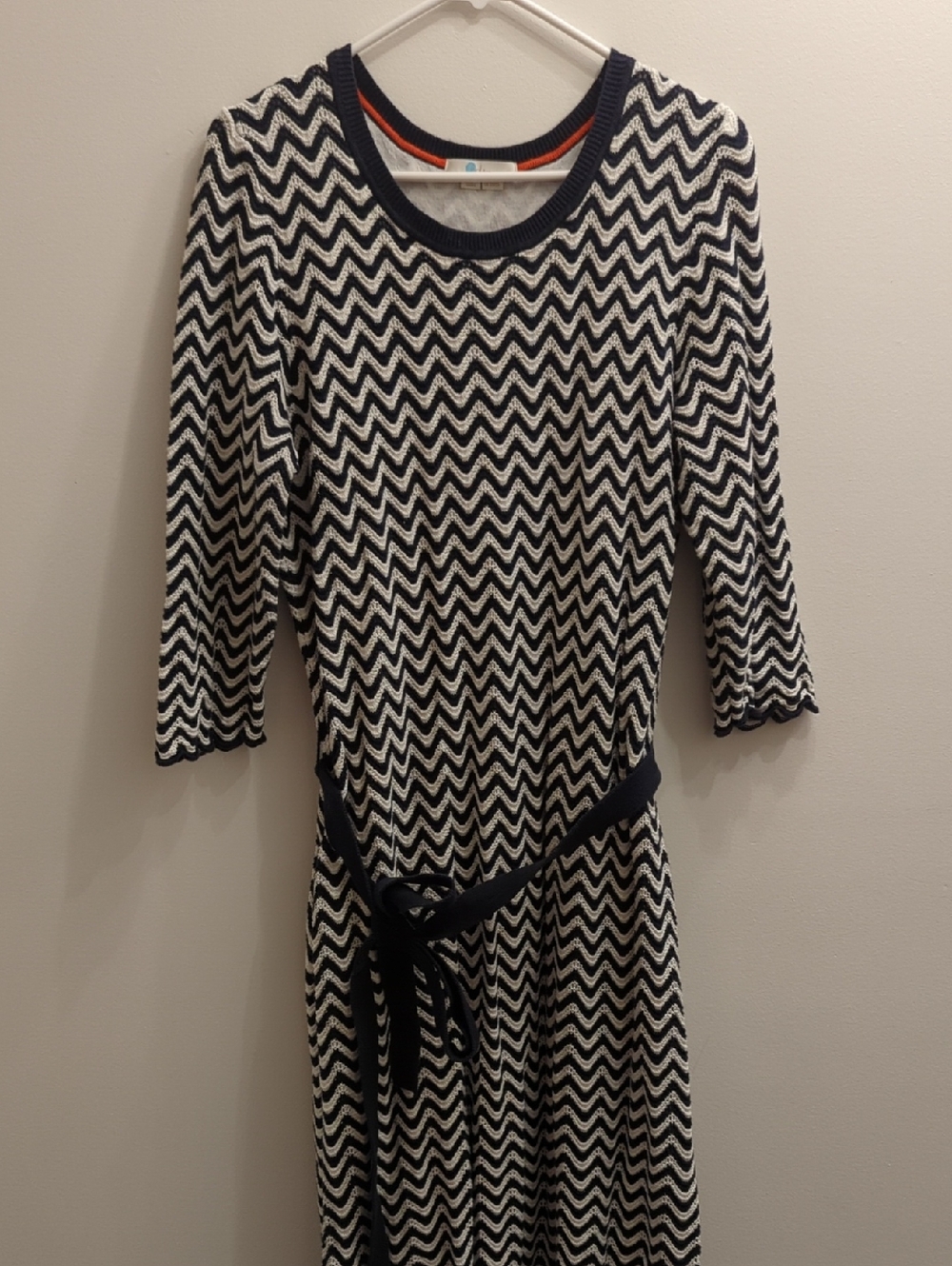 Boden Women's Navy and White Chevron Knit Dress With Tie Belt (US 20/22)